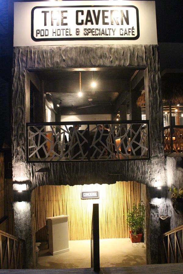 The Cavern Pod Hotel & Specialty Cafe El Nido Bagian luar foto