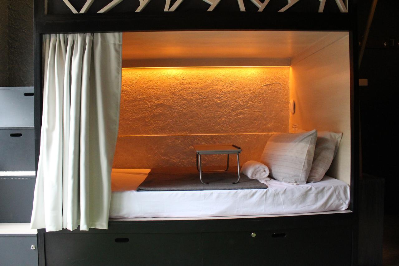 The Cavern Pod Hotel & Specialty Cafe El Nido Bagian luar foto