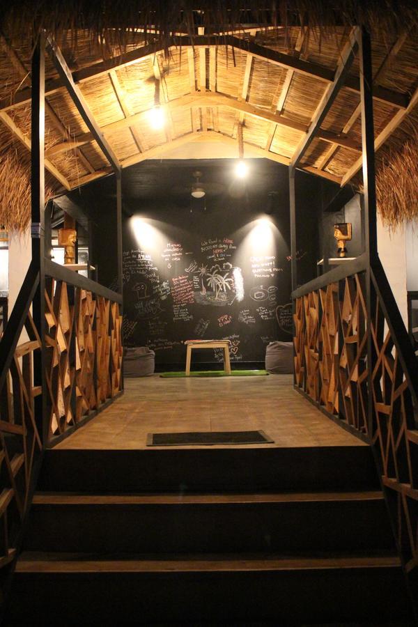 The Cavern Pod Hotel & Specialty Cafe El Nido Bagian luar foto